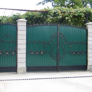 Изготовление и установка металлических ворот в Тирасполе